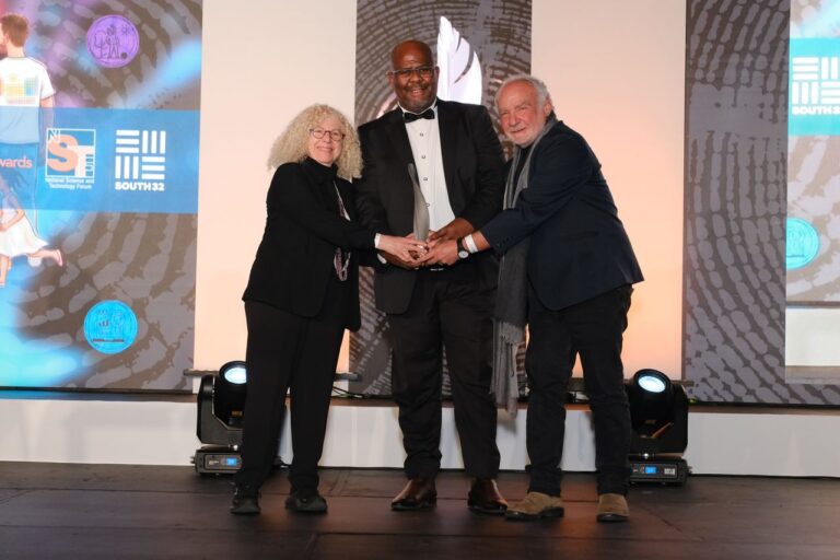 Profs. Kathy Kahn and Steve Tollman NSTF Healthy Ageing special theme award